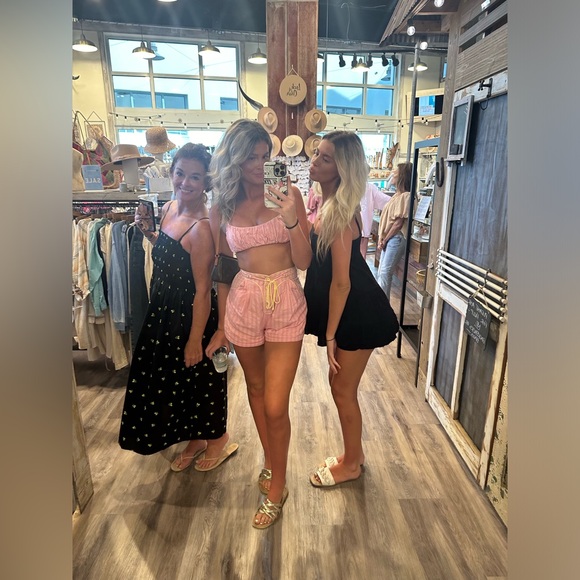 Meet your Posher, Beth - Picture 9 of 15